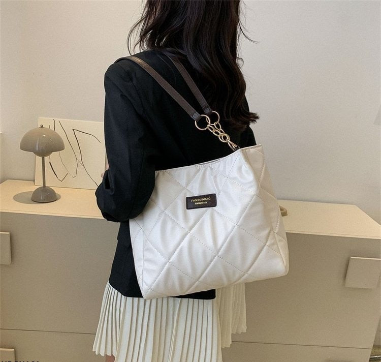 015- Crsnt BBM Large Plain Leather Bag HBGH