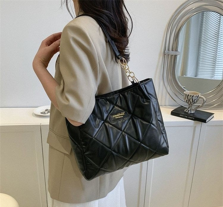 014- Crsnt BBM Large Plain Leather Bag HBGH