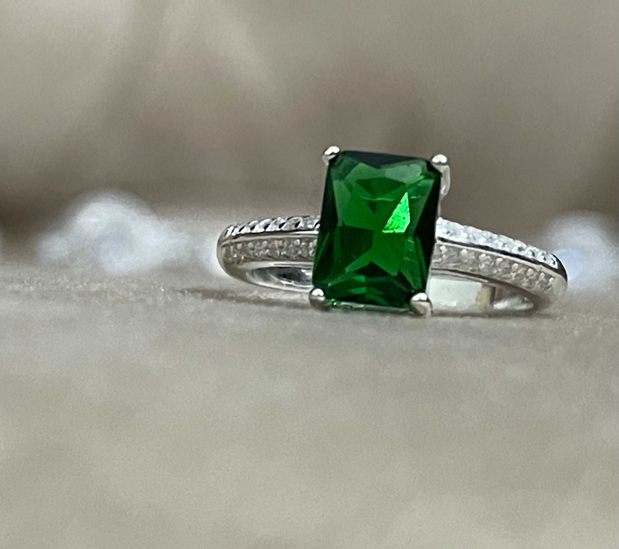 Silver Ring Emerald - 1007