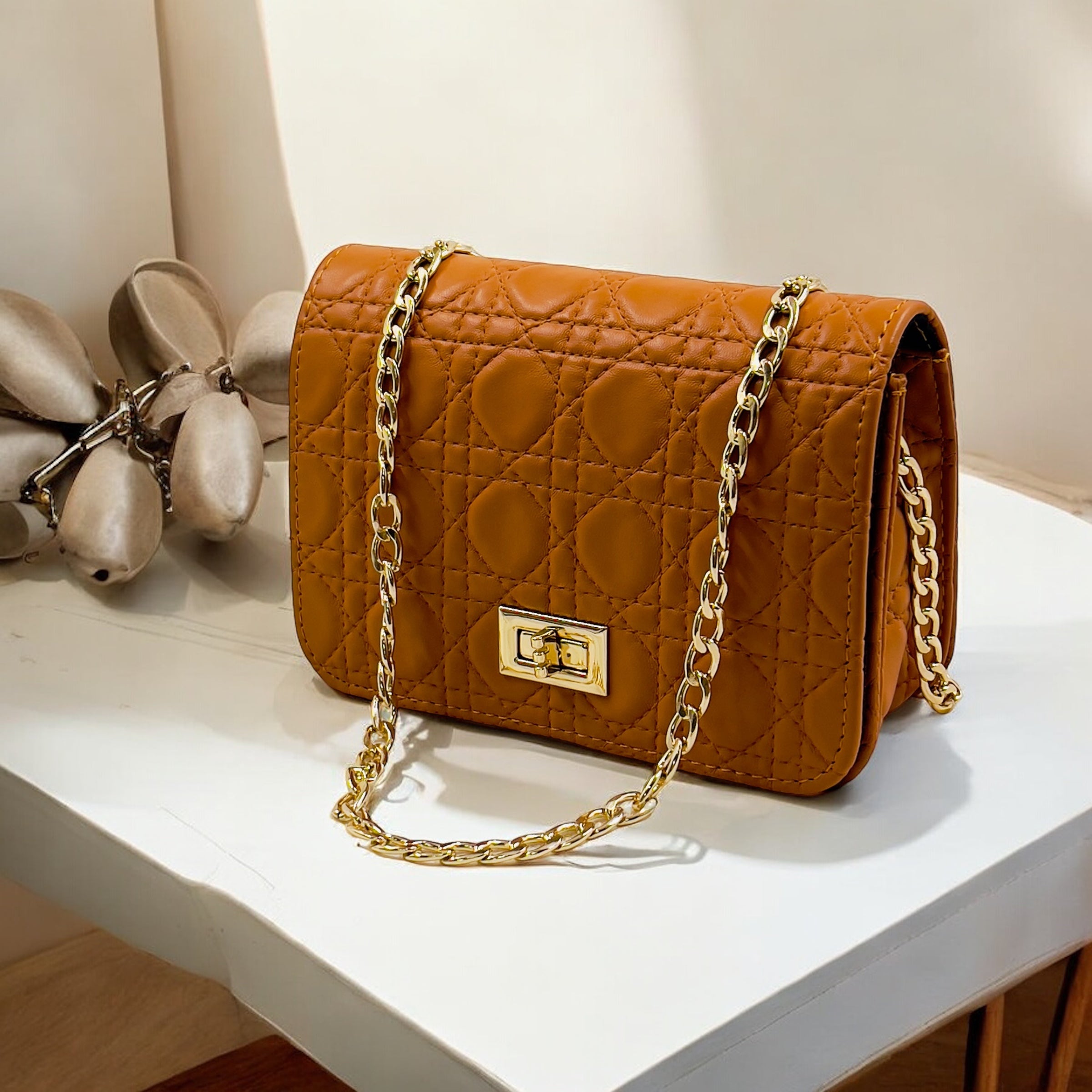 02- Crsnt Textured Ladies Hand Bag