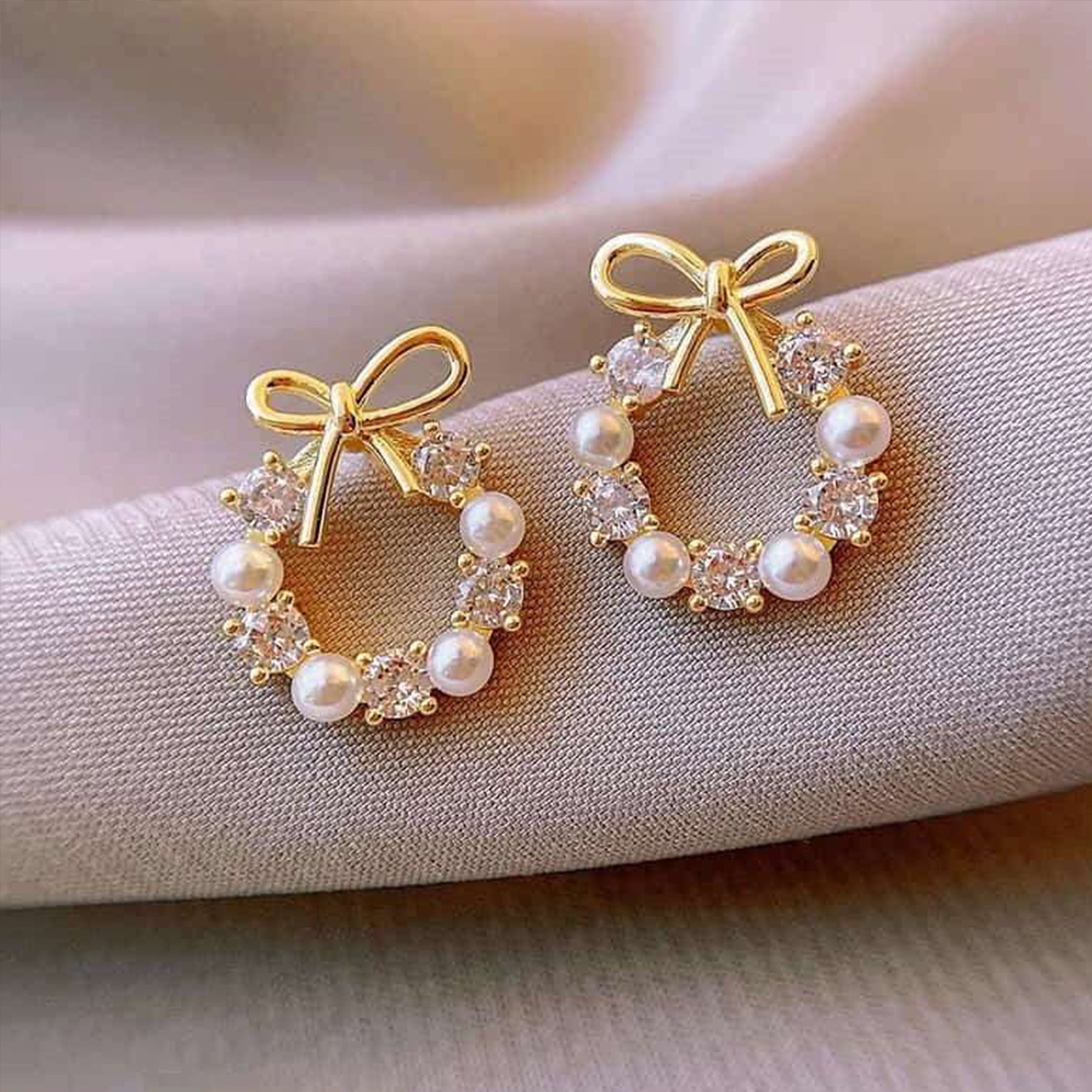 04 Pearl Bow Tops Pair