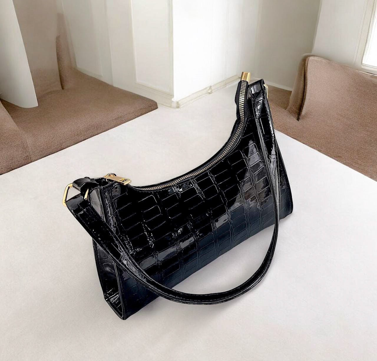 08-Crsnt Crocodile Pattern Armpit Hand Bag