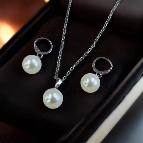Pearl Drop Pendant Set
