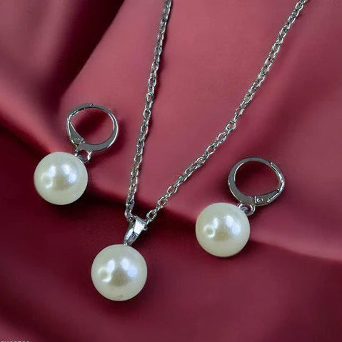 Pearl Drop Pendant Set