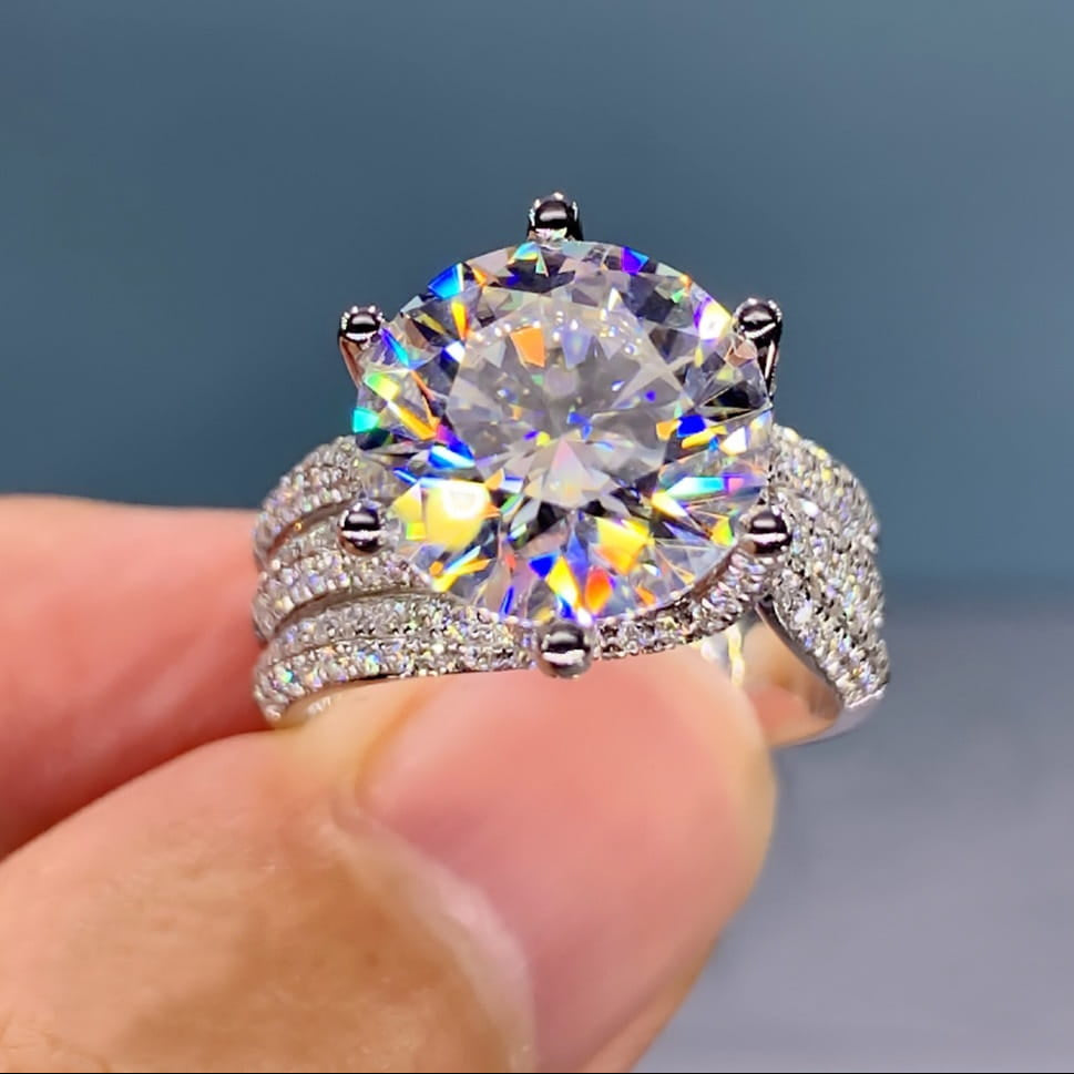 Zircon Round Curved Link Ring