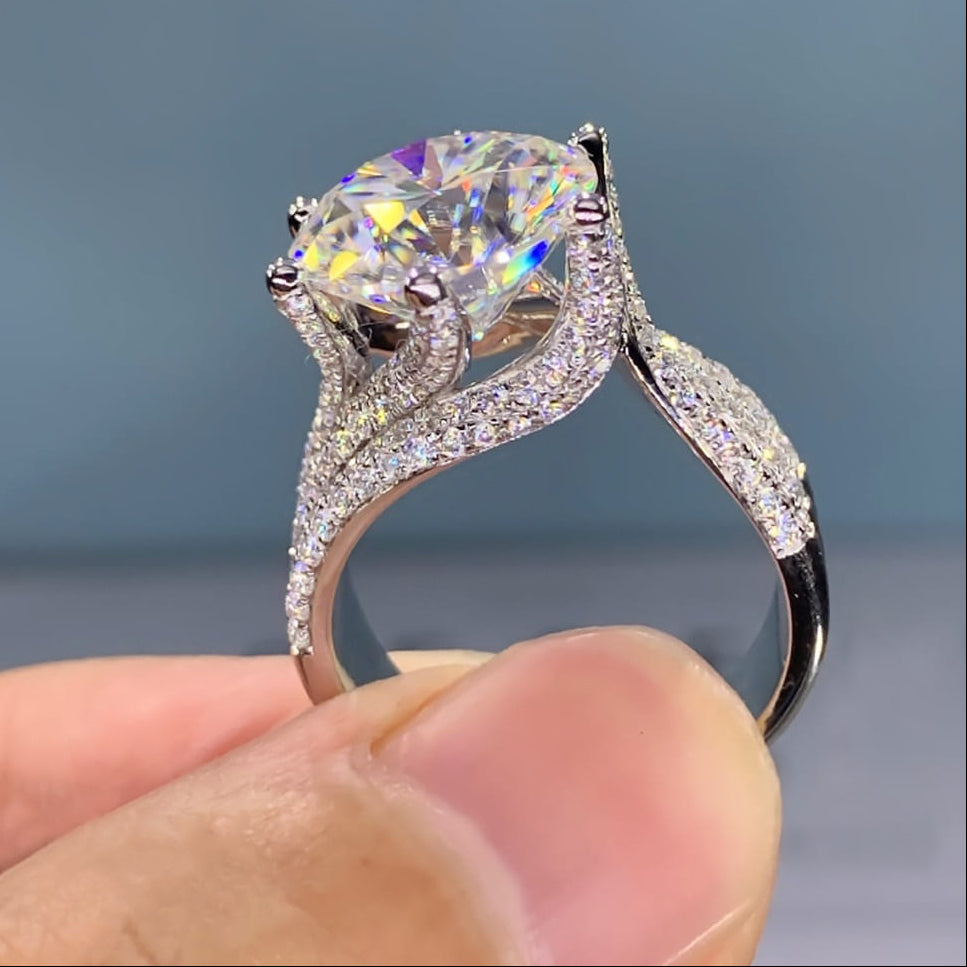 Zircon Round Curved Link Ring