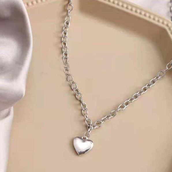 Silver Heart Promising Necklace 02