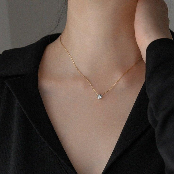 CRSNT Daimond Round Necklace