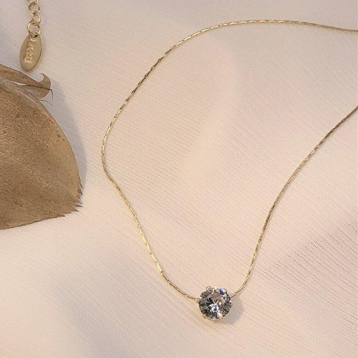 CRSNT Daimond Round Necklace